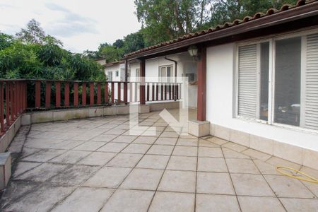 Casa de condomínio à venda com 600m², 6 quartos e 2 vagas Casa de condomínio à venda com 600m², 6 quartos e 2 vagasVaranda dos quartos