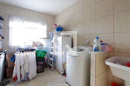 Casa de condomínio à venda com 600m², 6 quartos e 2 vagas Casa de condomínio à venda com 600m², 6 quartos e 2 vagasÁrea de Serviço