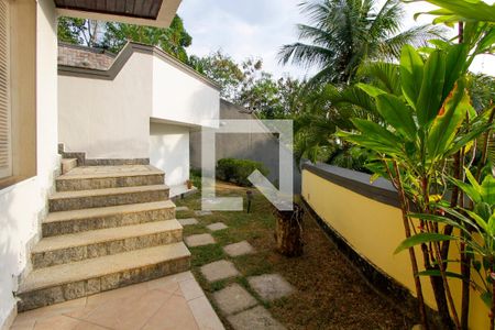 Quintal da frente de casa de condomínio à venda com 6 quartos, 600m² em Itanhangá, Rio de Janeiro