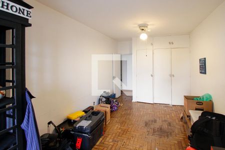 Casa de condomínio à venda com 600m², 6 quartos e 2 vagas Casa de condomínio à venda com 600m², 6 quartos e 2 vagasQuarto 1