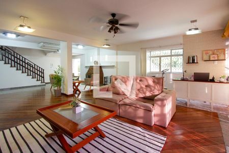 Casa de condomínio à venda com 600m², 6 quartos e 2 vagas Casa de condomínio à venda com 600m², 6 quartos e 2 vagasSala