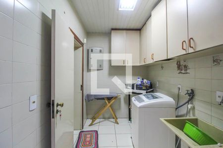 Casa à venda com 350m², 5 quartos e 6 vagasÁrea de Serviço