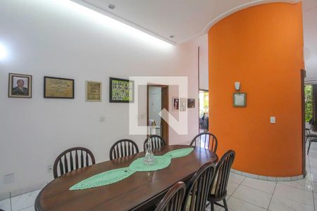 Sala de casa à venda com 5 quartos, 350m² em Vila Carrao, São Paulo