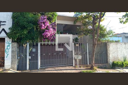 Casa à venda com 350m², 5 quartos e 6 vagasFachada