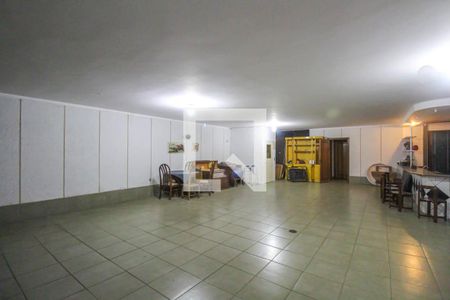 Casa à venda com 350m², 5 quartos e 6 vagasÁrea comum - Salão de festas