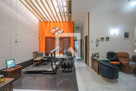Casa à venda com 350m², 5 quartos e 6 vagasSalão