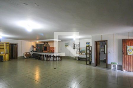 Casa à venda com 350m², 5 quartos e 6 vagasÁrea comum - Salão de festas