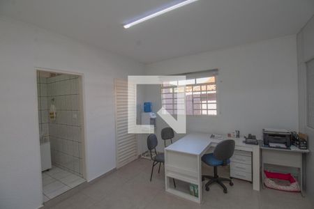 Casa para alugar com 240m², 3 quartos e 4 vagas Casa para alugar com 240m², 3 quartos e 4 vagasQuarto