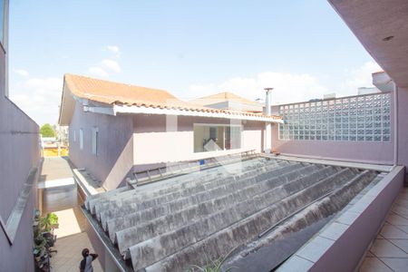 Casa para alugar com 240m², 3 quartos e 4 vagas Casa para alugar com 240m², 3 quartos e 4 vagasVista