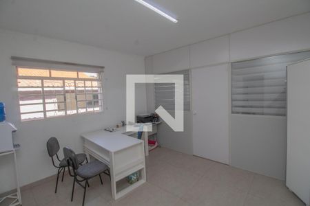 Casa para alugar com 240m², 3 quartos e 4 vagas Casa para alugar com 240m², 3 quartos e 4 vagasQuarto