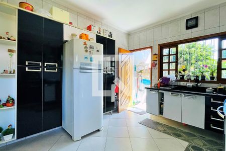 Casa à venda com 218m², 2 quartos e 5 vagas Casa à venda com 218m², 2 quartos e 5 vagasCozinha