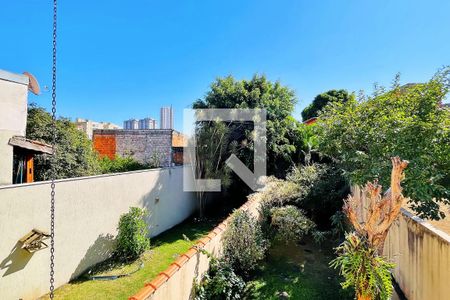 Casa à venda com 218m², 2 quartos e 5 vagas Casa à venda com 218m², 2 quartos e 5 vagasVista da Área de Serviço