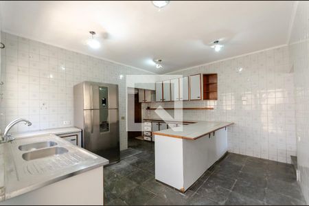 Casa à venda com 435m², 4 quartos e 6 vagasCozinha