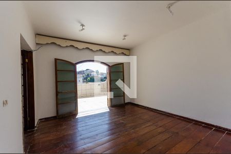 Casa à venda com 435m², 4 quartos e 6 vagasSala de estar