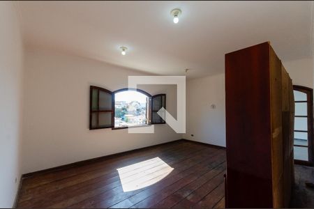 Casa à venda com 435m², 4 quartos e 6 vagasSuíte