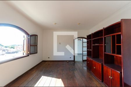Casa à venda com 435m², 4 quartos e 6 vagasSuíte