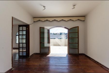 Casa à venda com 435m², 4 quartos e 6 vagasSala de estar