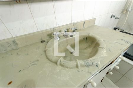 Casa à venda com 435m², 4 quartos e 6 vagasBanheiro da Suíte