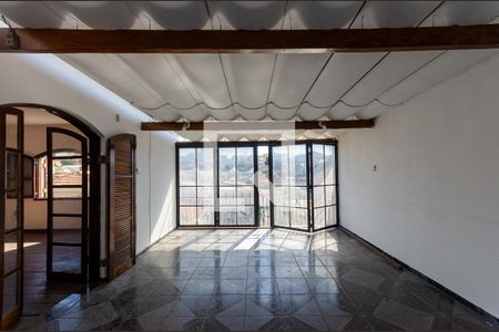 Casa à venda com 435m², 4 quartos e 6 vagasVaranda da suíte