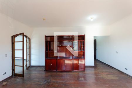 Casa à venda com 435m², 4 quartos e 6 vagasSuíte