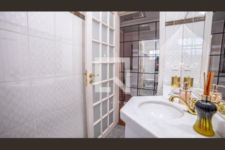 Casa à venda com 240m², 4 quartos e 5 vagasBanheiro 1