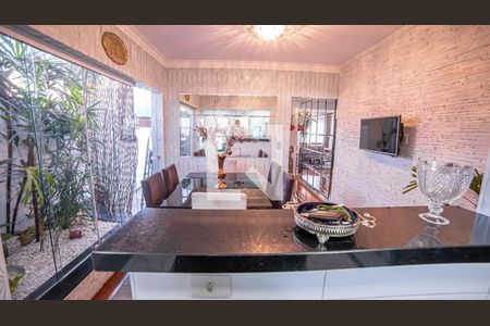 Casa à venda com 240m², 4 quartos e 5 vagasSala 2