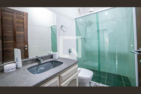 Casa à venda com 240m², 4 quartos e 5 vagasbanheiro 3