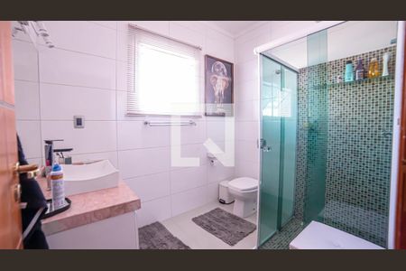 Casa à venda com 240m², 4 quartos e 5 vagasBanheiro 2