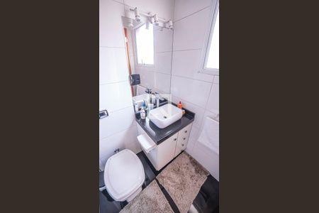 Casa à venda com 240m², 4 quartos e 5 vagasBanheiro 4