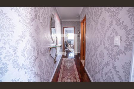 Casa à venda com 240m², 4 quartos e 5 vagasCorredor