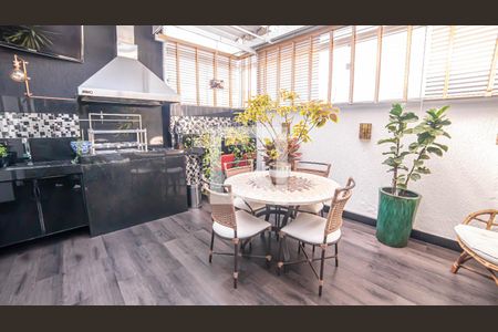 Casa à venda com 240m², 4 quartos e 5 vagasÁrea externa