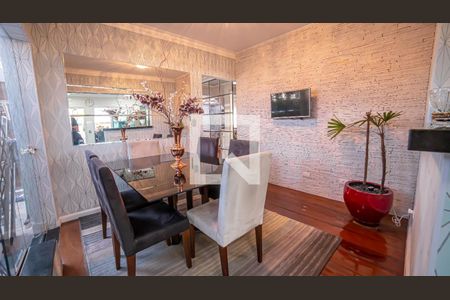 Casa à venda com 240m², 4 quartos e 5 vagasSala 2