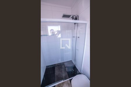 Casa à venda com 240m², 4 quartos e 5 vagasBanheiro 4