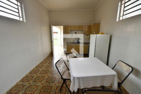 Casa à venda com 345m², 4 quartos e 10 vagasCozinha