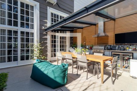 Casa de condomínio à venda com 171m², 2 quartos e 4 vagasÁrea externa