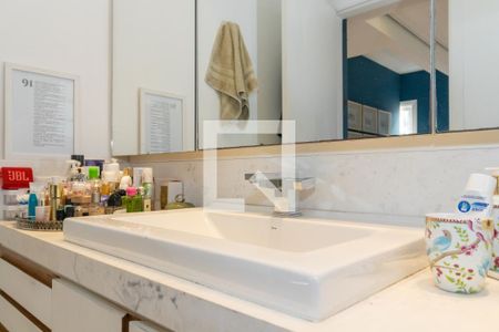 Casa de condomínio à venda com 171m², 2 quartos e 4 vagasBanheiro 1 da Suíte 1