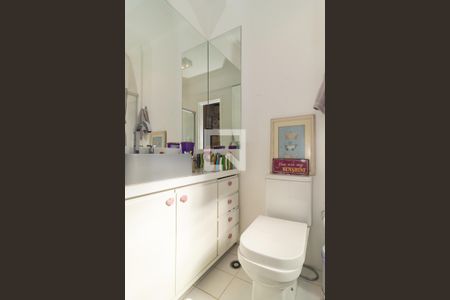 Casa de condomínio à venda com 171m², 2 quartos e 4 vagasBanheiro da Suíte 2