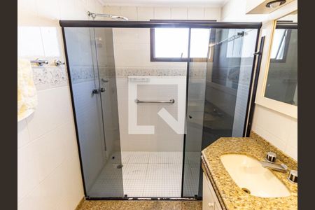 Apartamento à venda com 198m², 4 quartos e 4 vagasBanheiro da Suíte 2