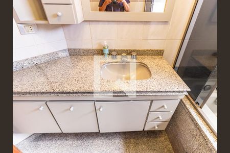 Apartamento à venda com 198m², 4 quartos e 4 vagasBanheiro da Suíte 3