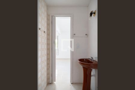 Banheiro de kitnet/studio para alugar com 1 quarto, 30m² em Cristal, Porto Alegre