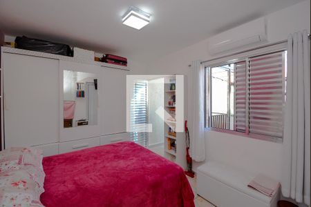 Casa à venda com 230m², 5 quartos e 2 vagasQuarto 3 ( Suite )