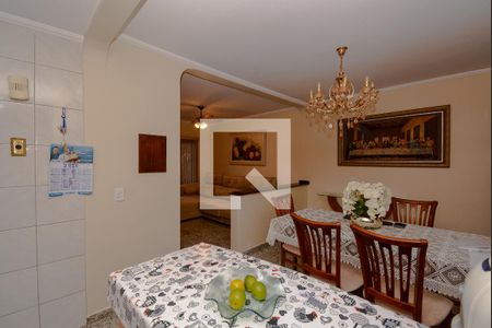 Casa à venda com 230m², 5 quartos e 2 vagasCopa