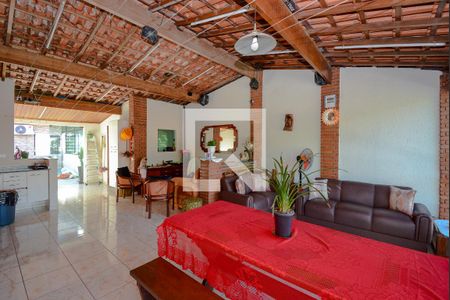 Casa à venda com 230m², 5 quartos e 2 vagasÁrea gourmet