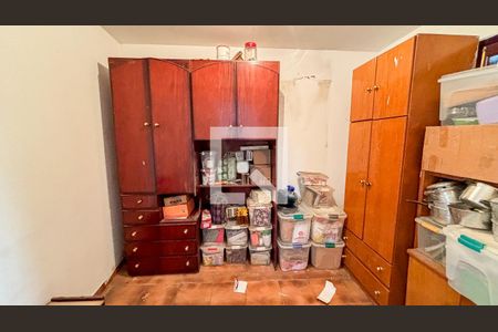 Casa à venda com 223m², 3 quartos e 4 vagasQuarto - Dispensa