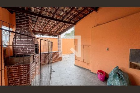 Casa à venda com 223m², 3 quartos e 4 vagasQuintal - Churrasqueira 