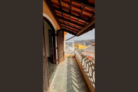 Casa à venda com 223m², 3 quartos e 4 vagasVaranda Suíte