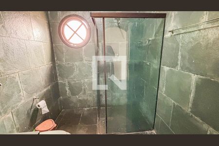 Casa à venda com 223m², 3 quartos e 4 vagasBanheiro