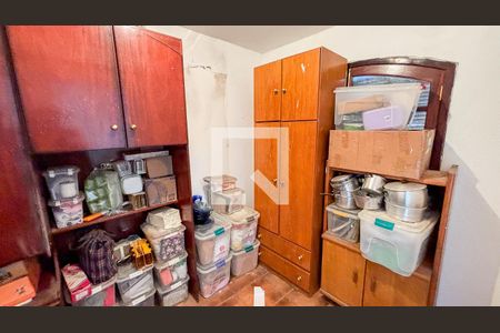 Casa à venda com 223m², 3 quartos e 4 vagasQuarto - Dispensa