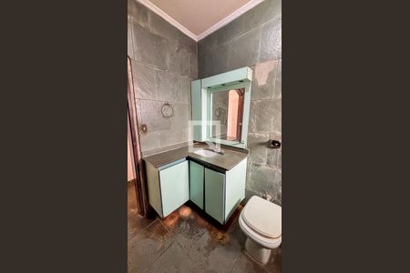 Casa à venda com 223m², 3 quartos e 4 vagasBanheiro