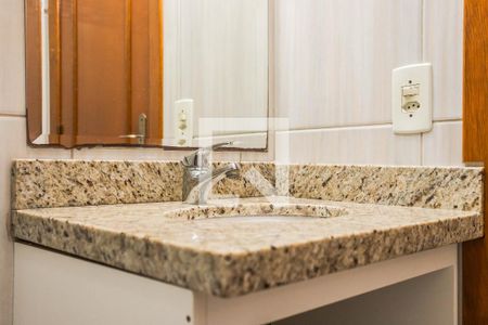 Casa à venda com 187m², 3 quartos e 3 vagas Casa à venda com 187m², 3 quartos e 3 vagasBanheiro Social